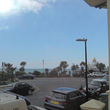 3 Queens Gardens Sea View Apartment Eastbourne Eksteriør billede