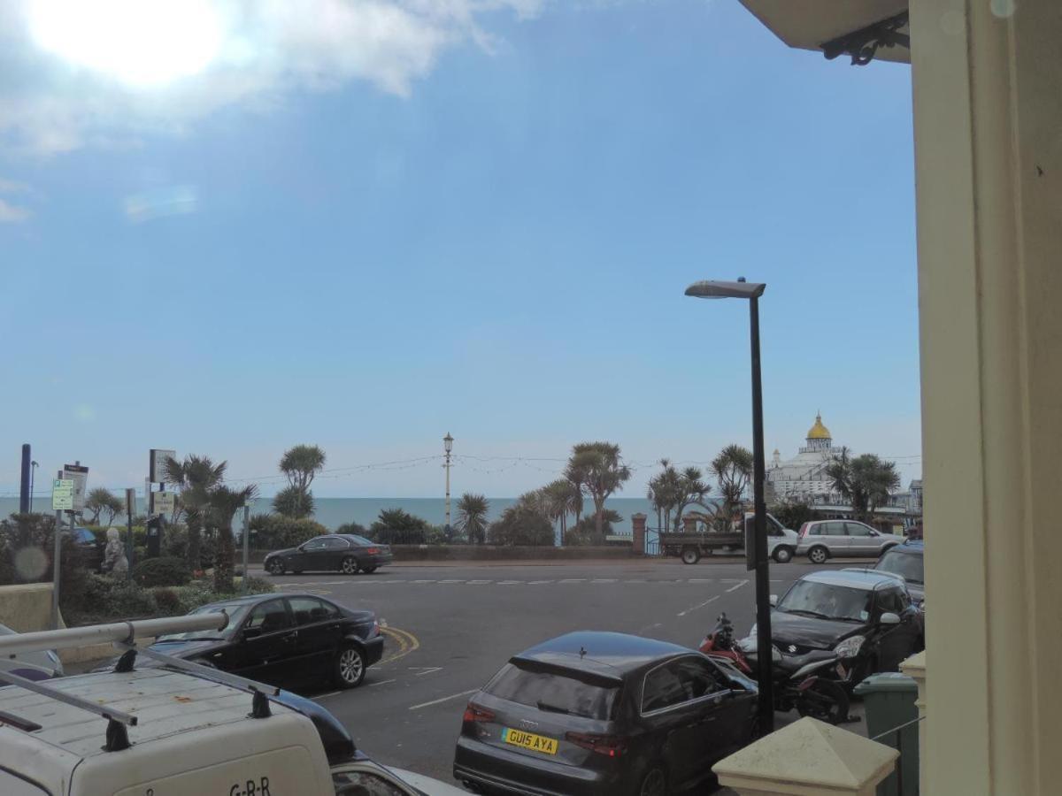 3 Queens Gardens Sea View Apartment Eastbourne Eksteriør billede