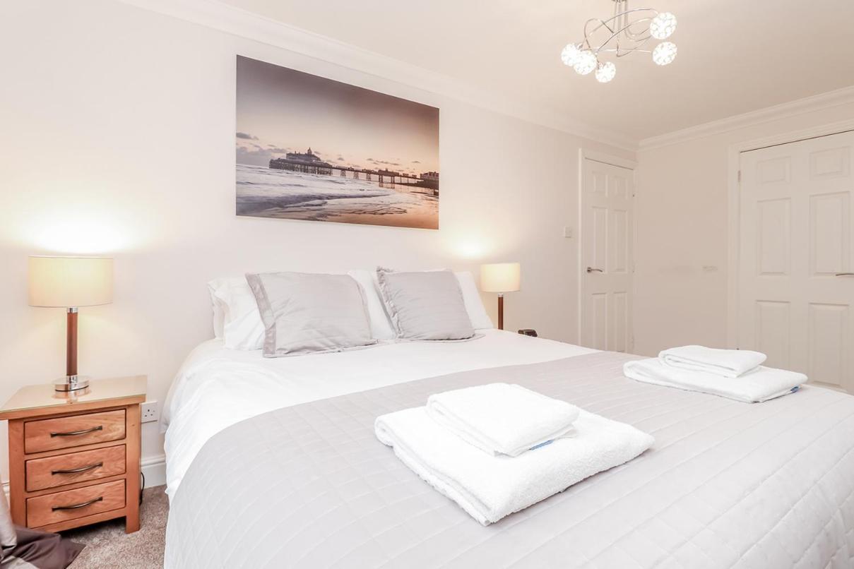 3 Queens Gardens Sea View Apartment Eastbourne Eksteriør billede