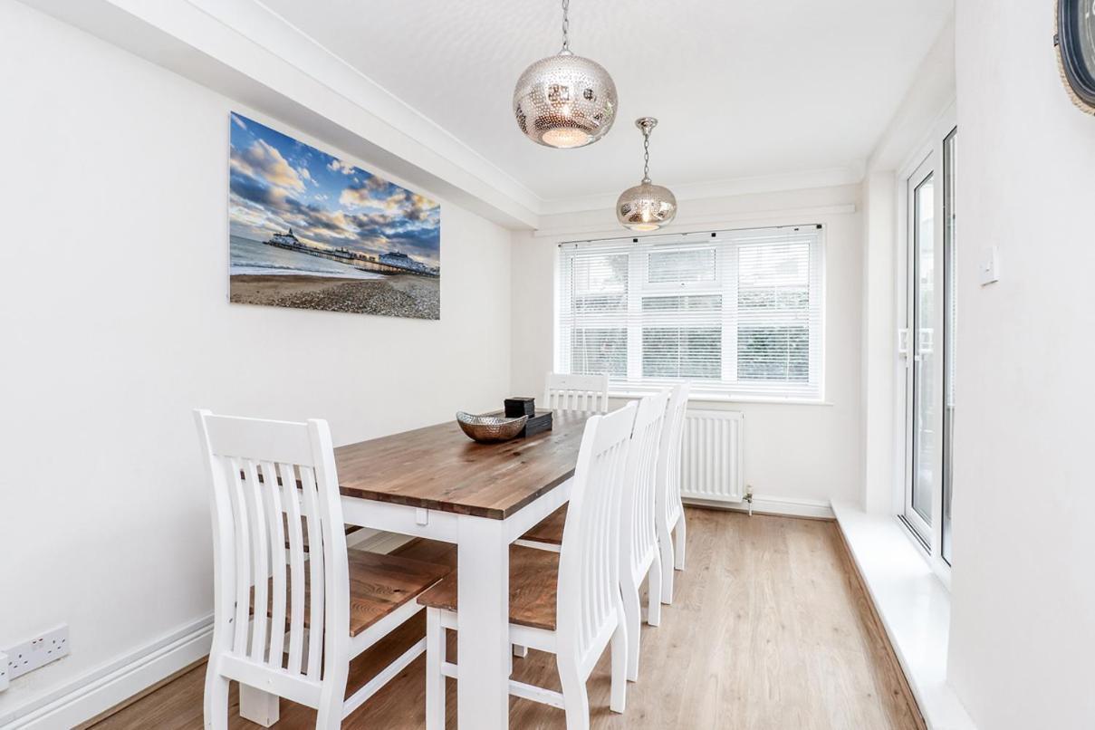 3 Queens Gardens Sea View Apartment Eastbourne Eksteriør billede